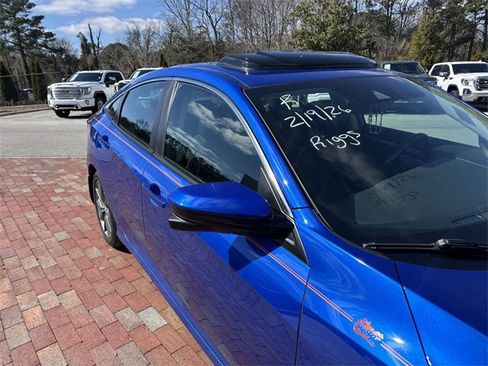 Used 2019 Honda Civic EX image 18