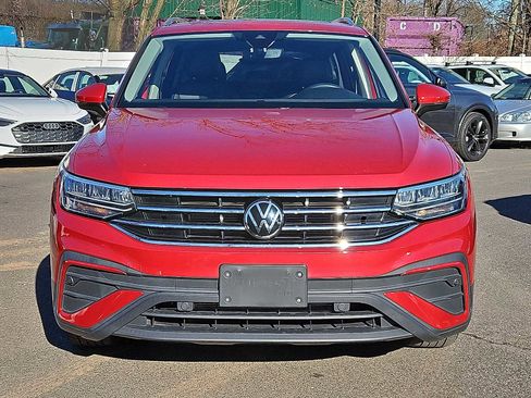 Used 2022 Volkswagen Tiguan SE w/ Panoramic Sunroof Package image 29