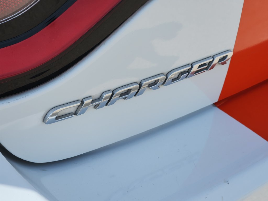 Used 2021 Dodge Charger SXT w/ Leather Interior Group RWD image 12