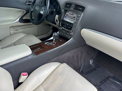 Used 2011 Lexus IS 250 w/ Premium Pkg Value Edition image 19