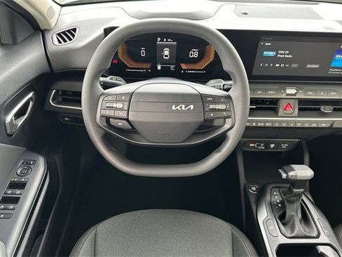 New 2026 Kia K4 LXS image 17