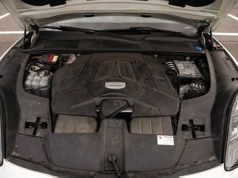 Used 2020 Porsche Cayenne AWD/4WD image 13