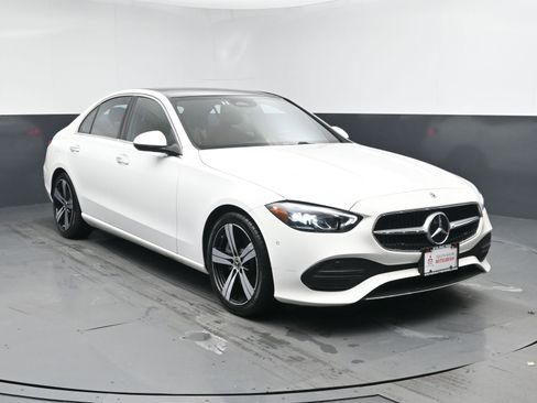 Used 2025 Mercedes-Benz C 300 4MATIC Sedan image 2