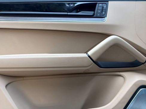 Certified 2026 Porsche Cayenne S AWD/4WD image 11