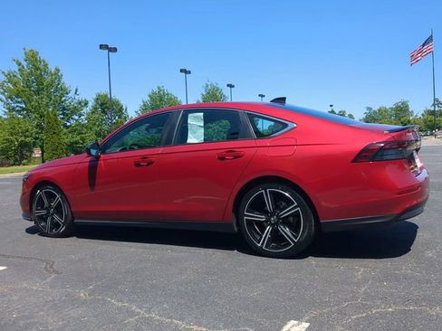 Used 2025 Honda Accord Sport image 6