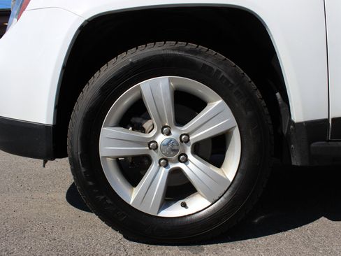 Used 2014 Jeep Compass Sport w/ Power Value Group image 39