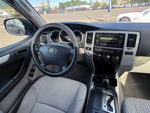 Used 2007 Toyota 4Runner SR5 AWD/4WD image 22