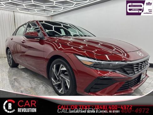 Used 2024 Hyundai Elantra Limited image 1