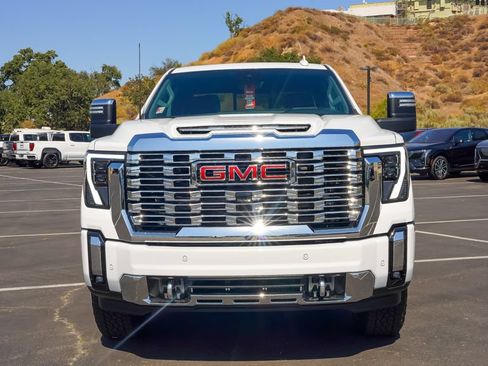 New 2026 GMC Sierra 2500 Denali w/ Denali Reserve Package AWD/4WD image 4