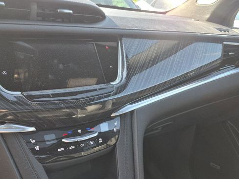 Used 2024 Cadillac XT6 Premium Luxury FWD image 11