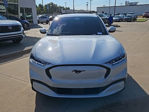 Used 2022 Ford Mustang Mach-E Select image 2