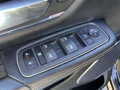 Used 2024 RAM 1500 Laramie image 17