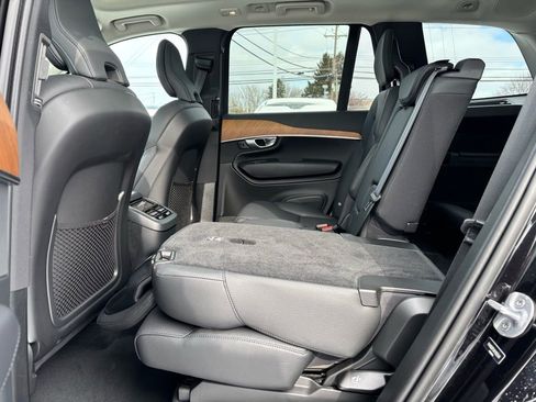 Used 2024 Volvo XC90 B6 Plus image 19