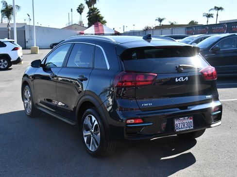 Used 2022 Kia Niro EX image 6