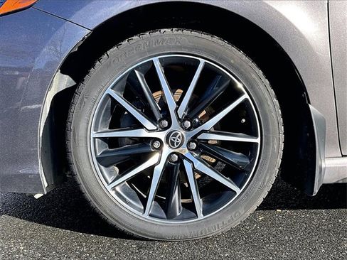 Used 2023 Toyota Camry SE image 9