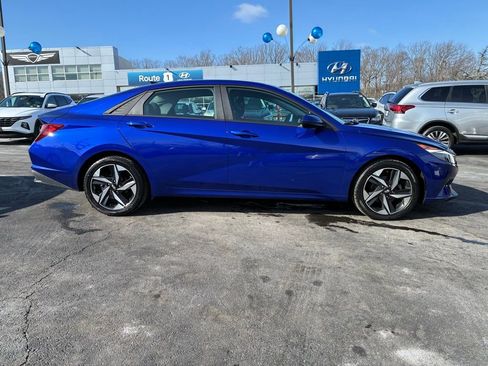 Used 2023 Hyundai Elantra SEL w/ Convenience Package image 8