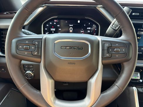 Used 2025 GMC Sierra 3500 Denali w/ Denali Reserve Package AWD/4WD image 39
