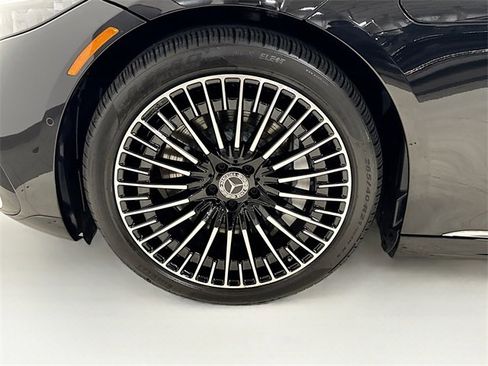 Certified 2022 Mercedes-Benz EQS 580 4MATIC Sedan image 32
