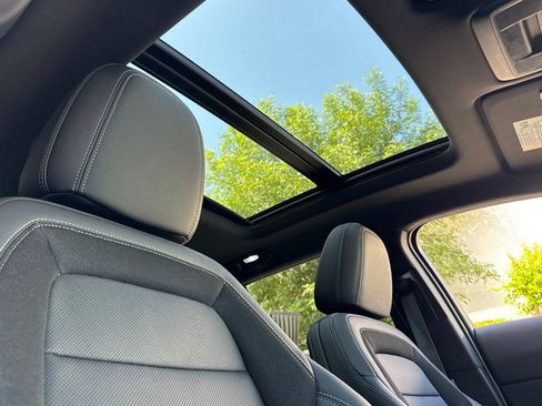 Used 2025 Chevrolet Equinox EV LT w/ Convenience Package FWD image 20