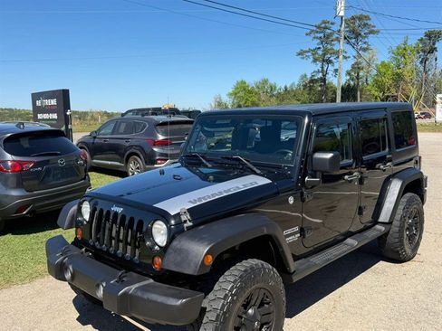 Used 2012 Jeep Wrangler Unlimited Sport w/ Connectivity Group image 3