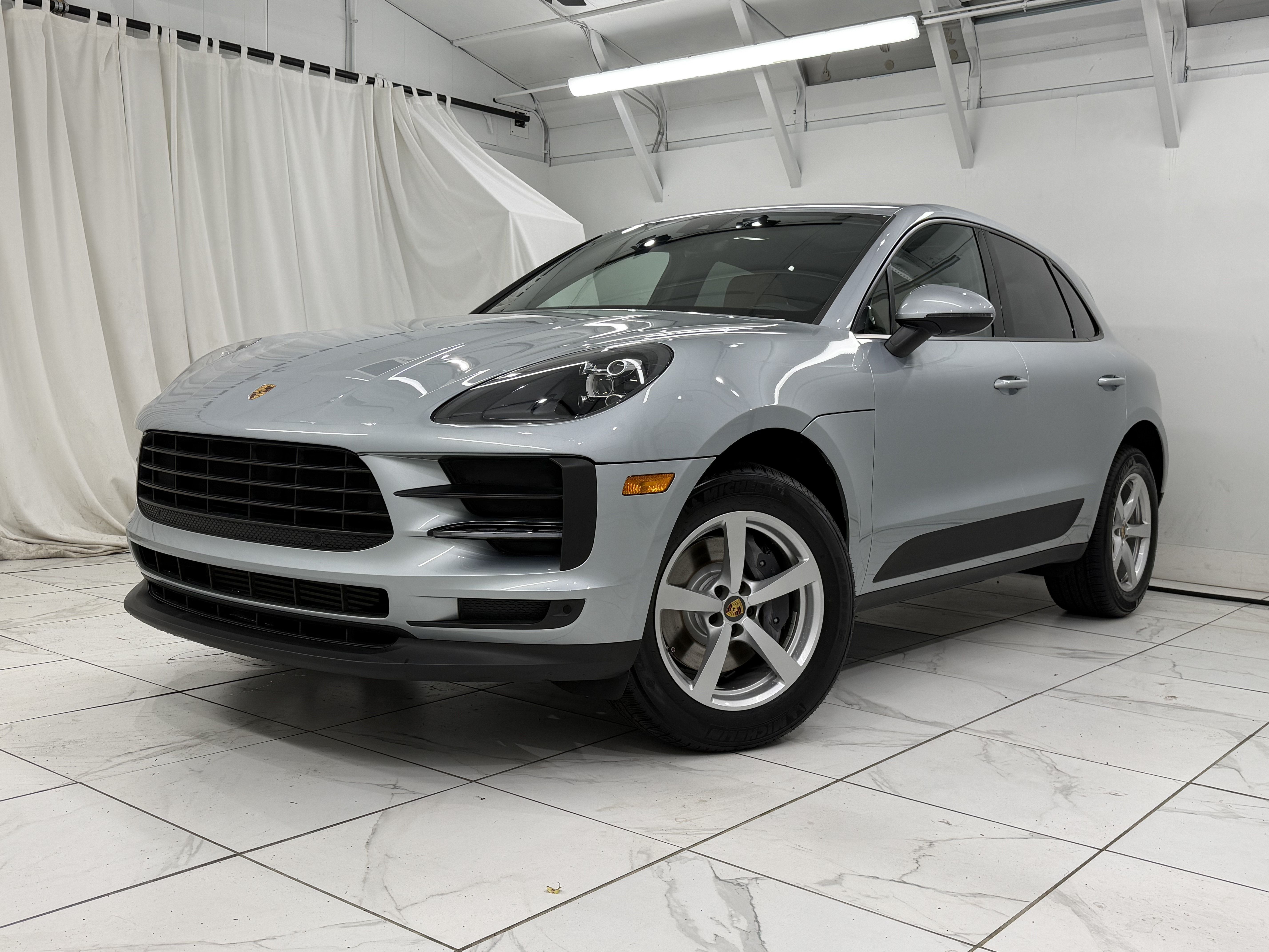 Certified 2021 Porsche Macan AWD/4WD image 7