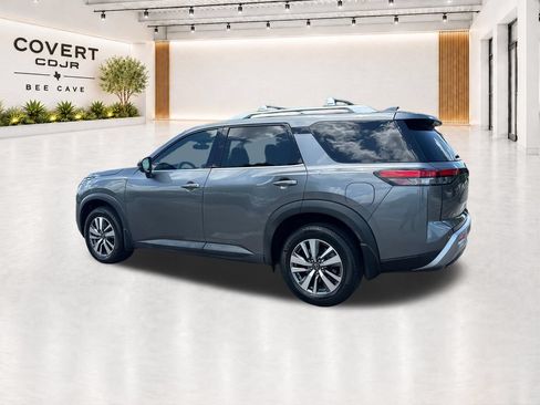 Used 2023 Nissan Pathfinder SL AWD/4WD image 8
