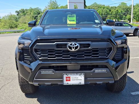 Certified 2025 Toyota Tacoma TRD Off-Road w/ TRD Off Road Upgrade Package AWD/4WD image 2