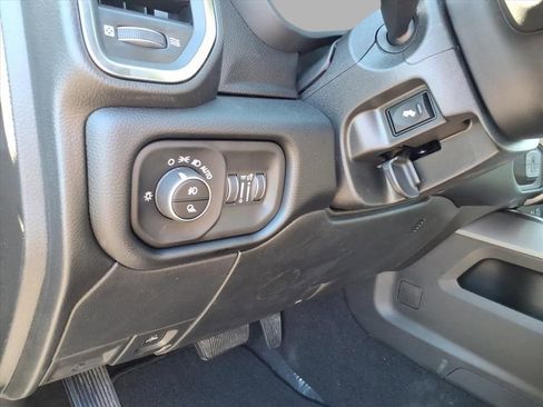 New 2026 RAM 2500 Laramie AWD/4WD image 19
