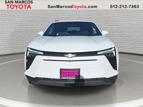 Used 2024 Chevrolet Blazer EV LT image 2