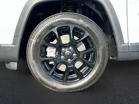 New 2026 Jeep Compass Latitude image 19