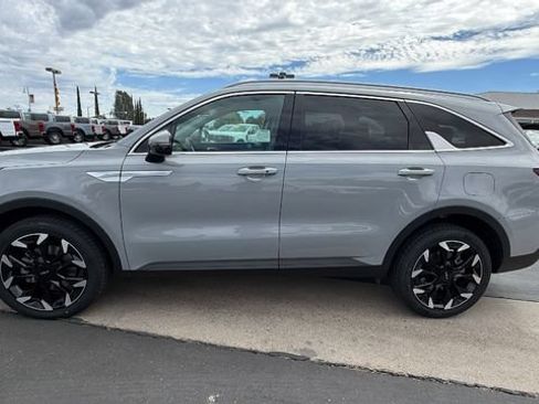 Used 2025 Kia Sorento EX w/ Panoramic Sunroof Package AWD/4WD image 7