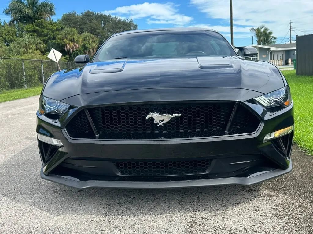 Used 2020 Ford Mustang GT RWD image 2