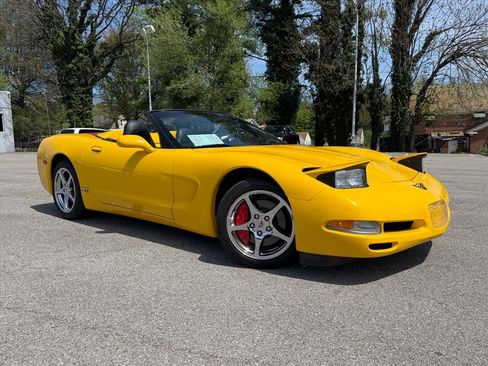Used 2002 Chevrolet Corvette Convertible w/ Preferred Equipment Group2 image 2