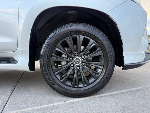 Used 2023 Lexus GX 460 Premium w/ Accessory Package AWD/4WD image 28