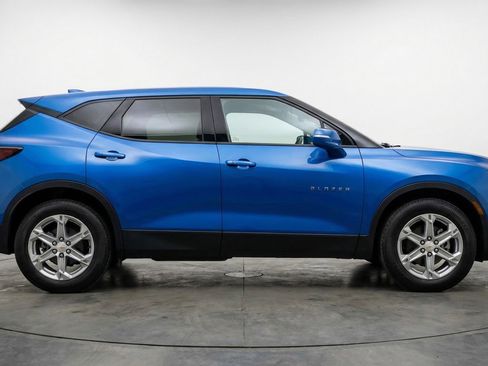 Used 2025 Chevrolet Blazer LT image 11