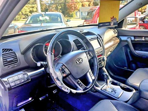 Used 2012 Kia Sorento SX w/ SX Premium Pkg image 6