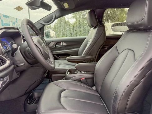 New 2026 Chrysler Voyager LX image 12