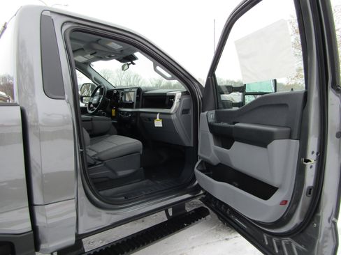 New 2025 Ford F350 XL w/ FX4 Off-Road Package image 17