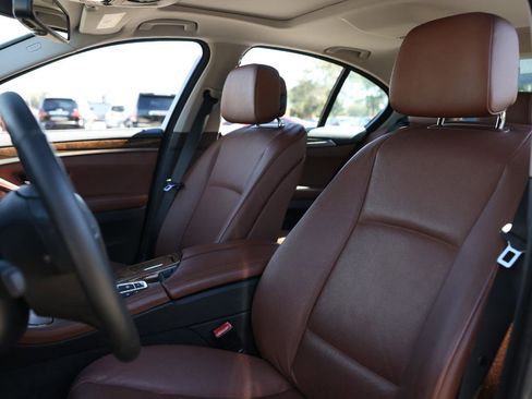 Used 2012 BMW 528i xDrive Sedan image 6