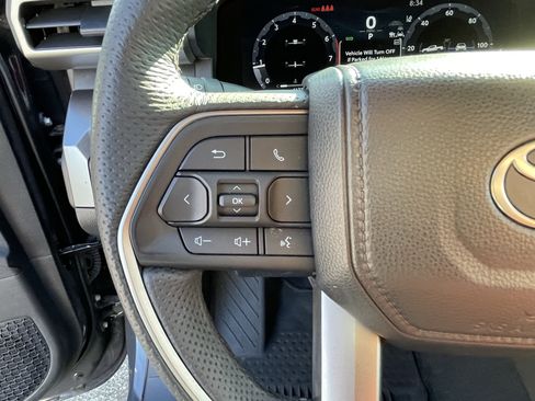 Certified 2025 Toyota Tacoma TRD Off-Road AWD/4WD image 20