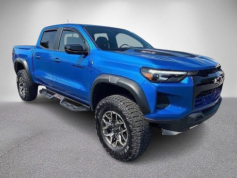 Used 2024 Chevrolet Colorado ZR2 w/ Technology Package AWD/4WD image 3