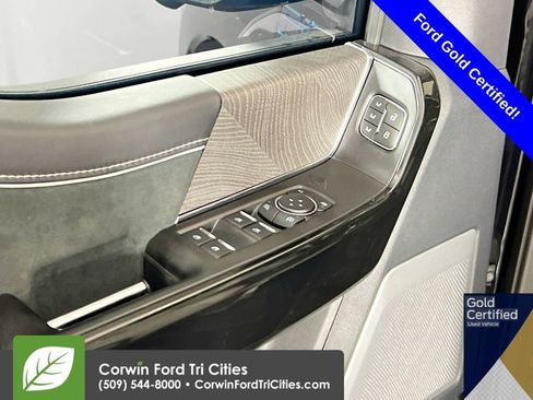 Used 2024 Ford F150 Lightning Platinum image 12