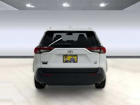 Used 2024 Toyota RAV4 LE AWD/4WD image 8