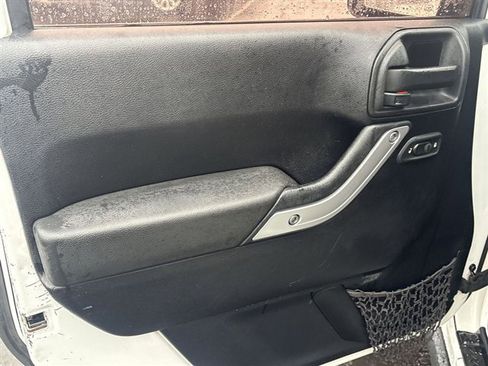 Used 2014 Jeep Wrangler Unlimited Rubicon w/ Dual Top Group image 19