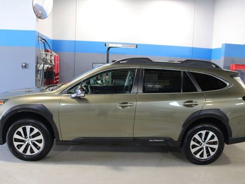 Used 2024 Subaru Outback Premium image 16