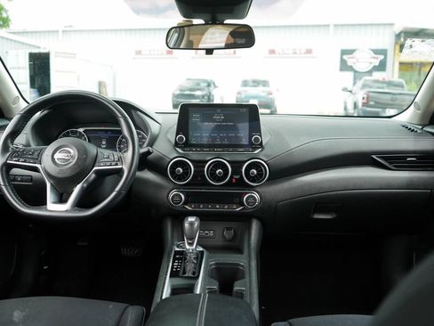 Used 2021 Nissan Sentra SV FWD image 10