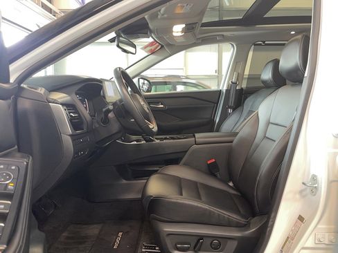 Used 2024 Nissan Rogue SL w/ SL Premium Package AWD/4WD image 6