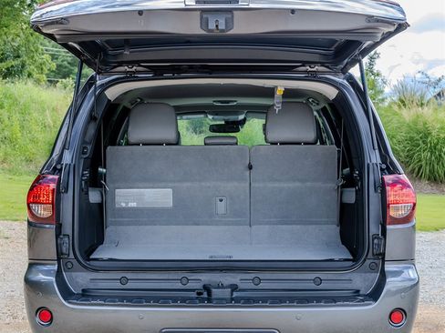 Used 2018 Toyota Sequoia Limited w/ Safety & Convenience Package RWD image 9