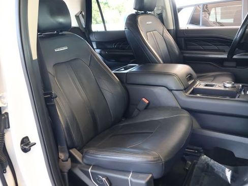 Used 2019 Ford Expedition Platinum RWD image 23