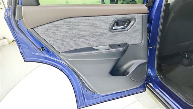 Used 2023 Nissan Rogue SV FWD image 21
